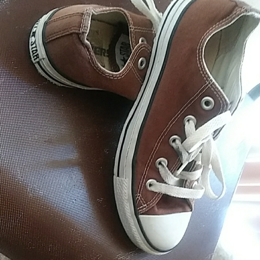 Converse - Picture 2 of 3